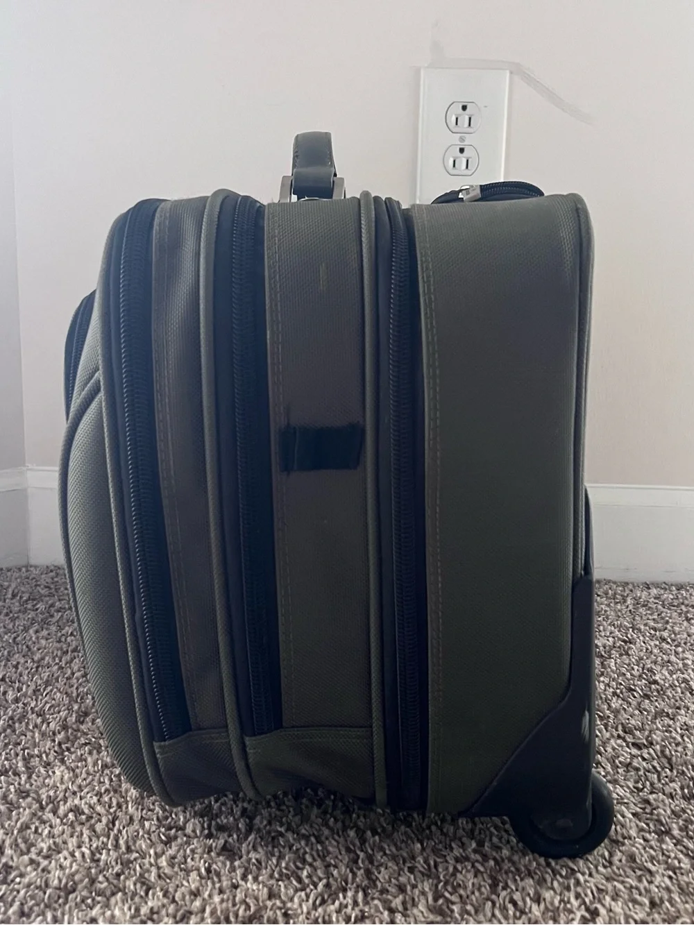 Samsonite Black Laptop Briefcase with Front Organizer